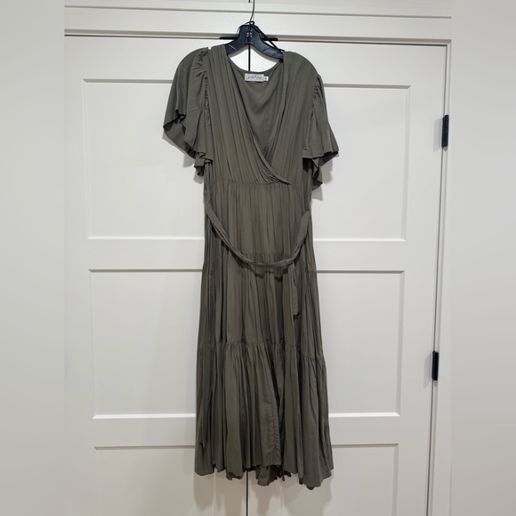 Petal and Pup Midi Dress Too - Picture 3 of 5